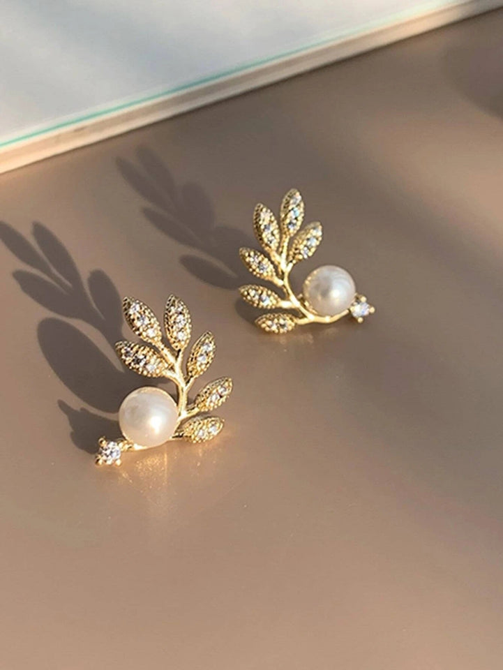 Elegant Leaf Pearl Korean Earrings