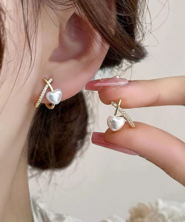 Stylish Minimalist Pearl Heart Earrings (PJT-993)